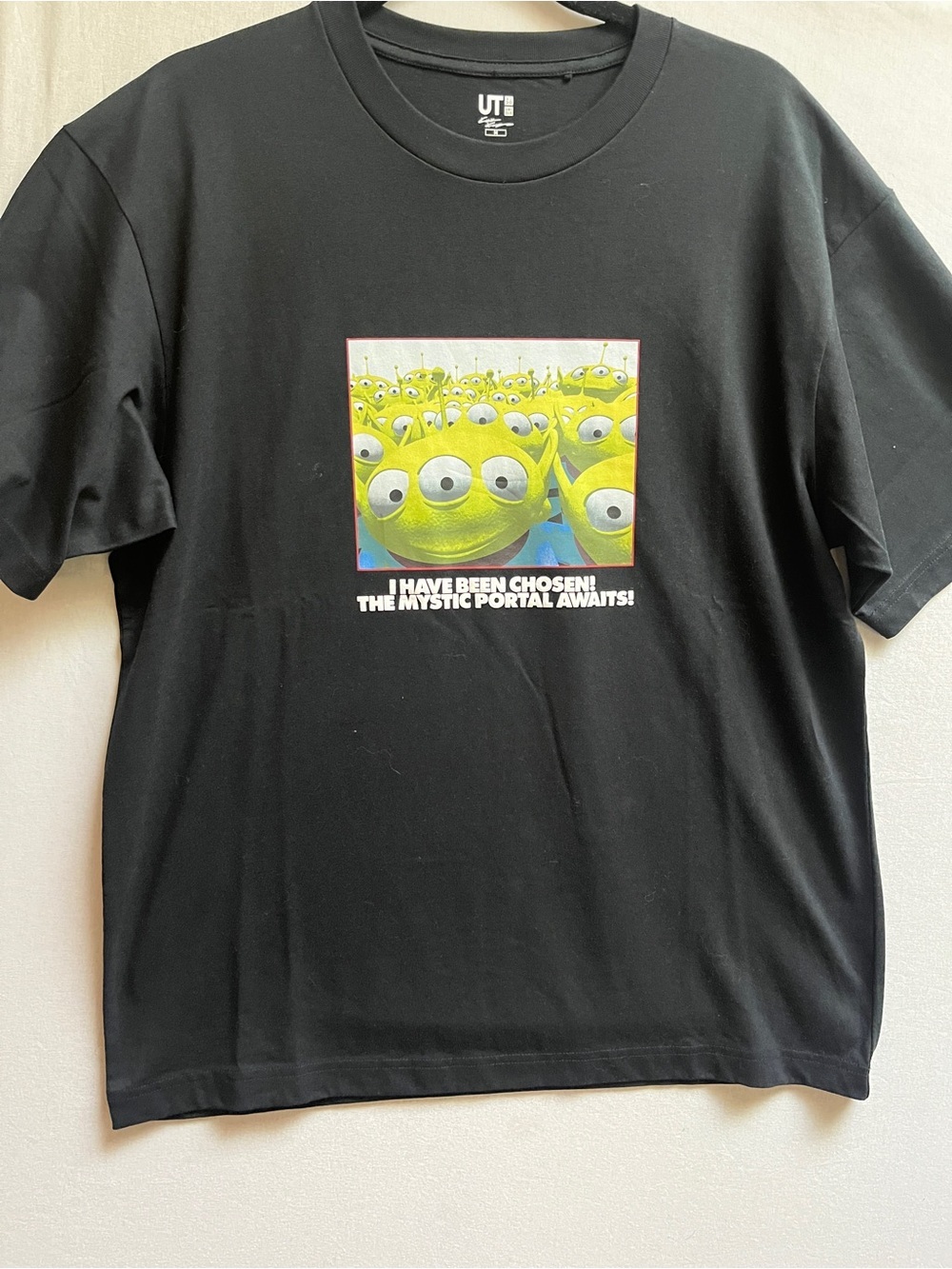 UNIQLO UT Disney Pixar Toy Story Aliens Mystic Portal Graphic T-Shirt Black M